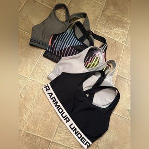 Under Armour Sports Bras Size Large